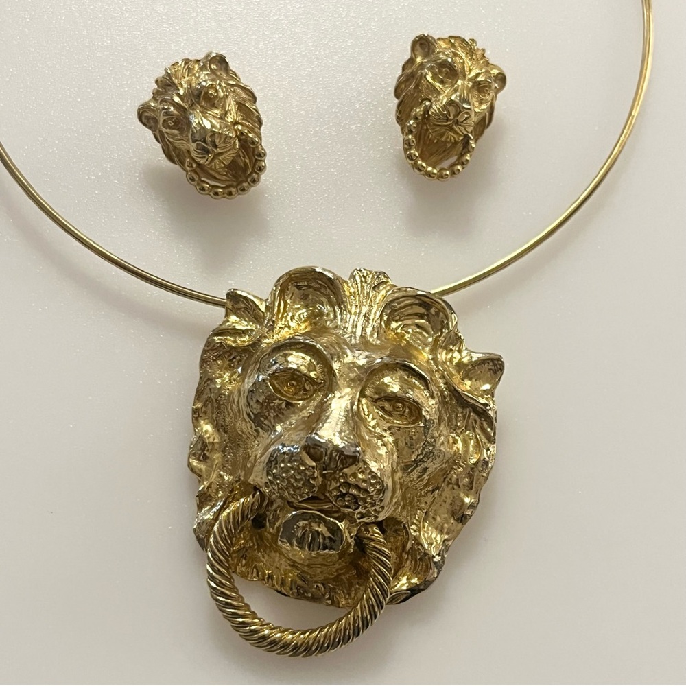 Vintage 70’s Mimi Di N Lion Doorknocker Gold Tone Earrings and Choker Collar Set
